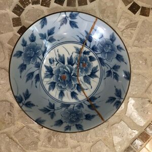 🌸 Kintsugi Bowl – Gold Crack Art | Longquan Celadon | Personal Growth Gift 🌸